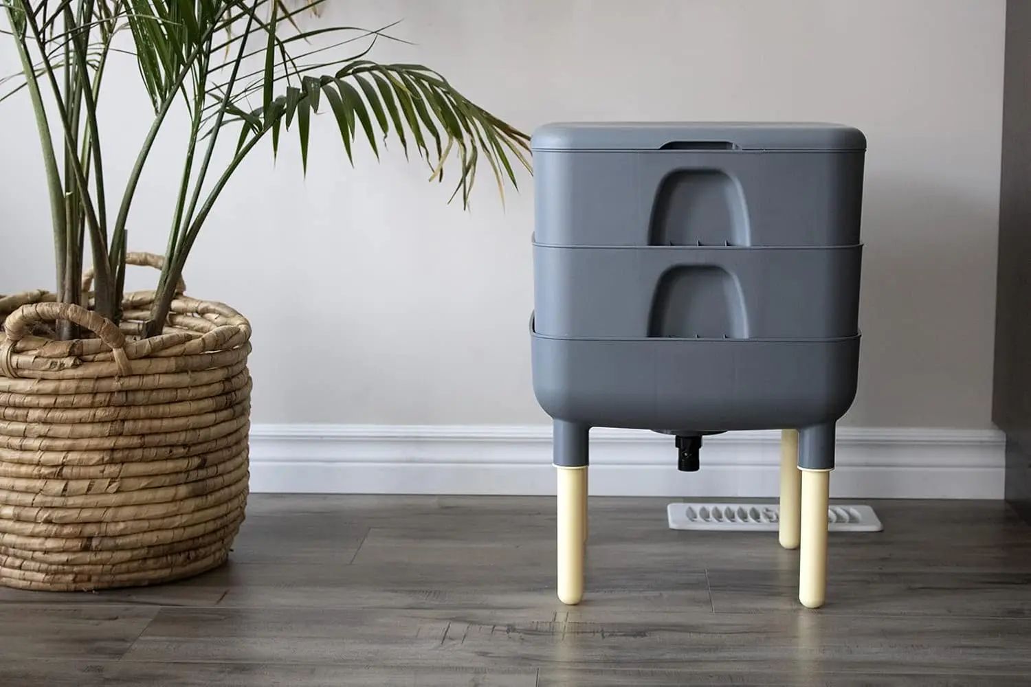 2-Tray Worm Composter Bin for Indoor Use, Grey - Efficient Vermicomposting System with Moisture Control