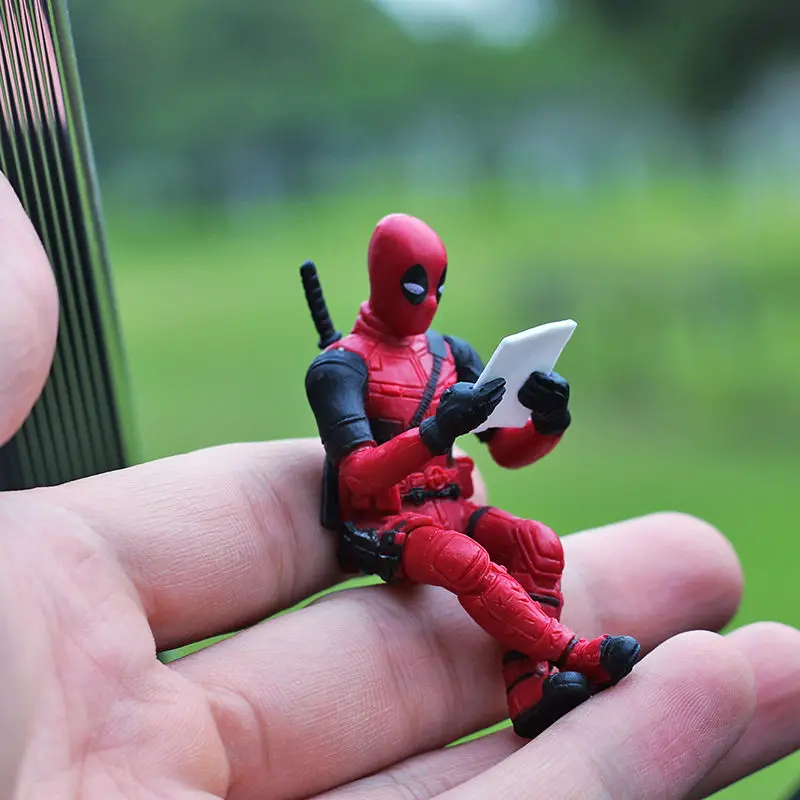 Figura de acción de Anime Deadpool, decoración Interior de coche, juguetes colgantes, accesorios de coche, modelo de Mini muñeca, estatuilla, juguete para niños, regalo