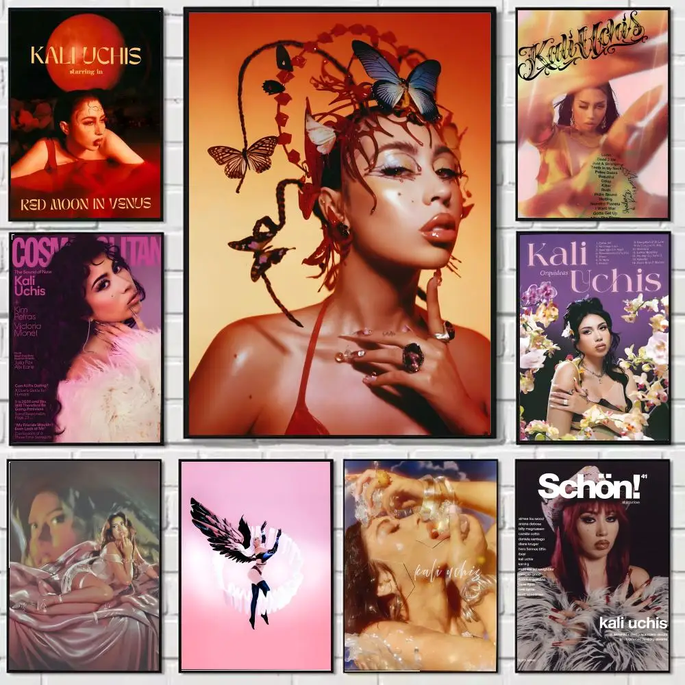 ملصق قماشي للخط من Kali Uchis: مجاني للتجاعيد ومقاوم للماء ومتين لجميع الفضاء لتزيين الحائط