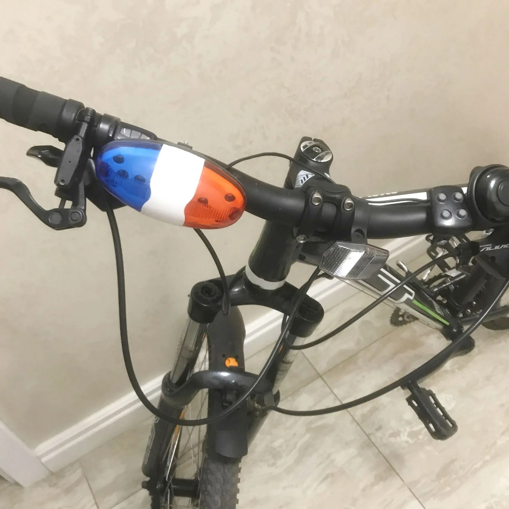 Electronic Siren Bicycle Bell for Kids, 4 Tone Horn, 6 LED Light, Sinos, Acessórios de bicicleta