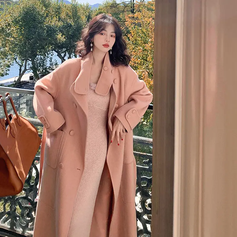 

Hong Kong Style Wool Coat Women Vintage Stand Collar Trench Coat Winter Mid-Length Tweed Overcoat Luxury Textured Outerwear