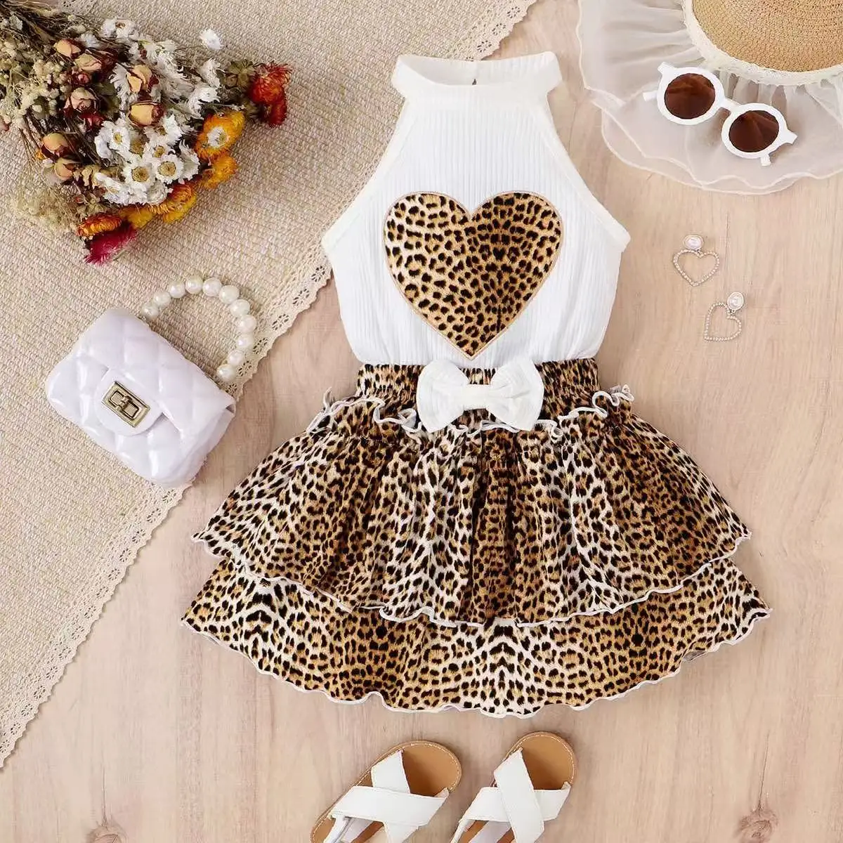 

Kids 2pcs Summer Sets For Girls Kids Heart Graphic Halter Neck Top and Leopard Cake Skirts Children's Clothing Girls Outfit 4-7Y