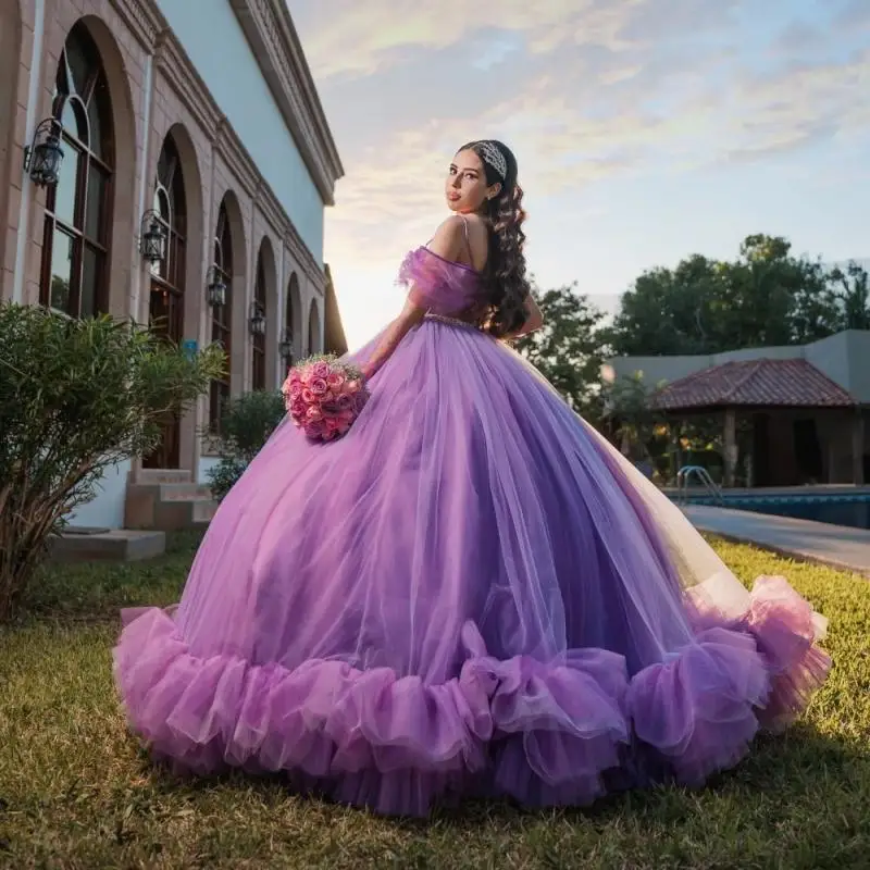 Personalizado brilhante roxo lilás quinceanera vestido de baile apliques suspensórios miçangas babados doce 16 vestido de 15 anos