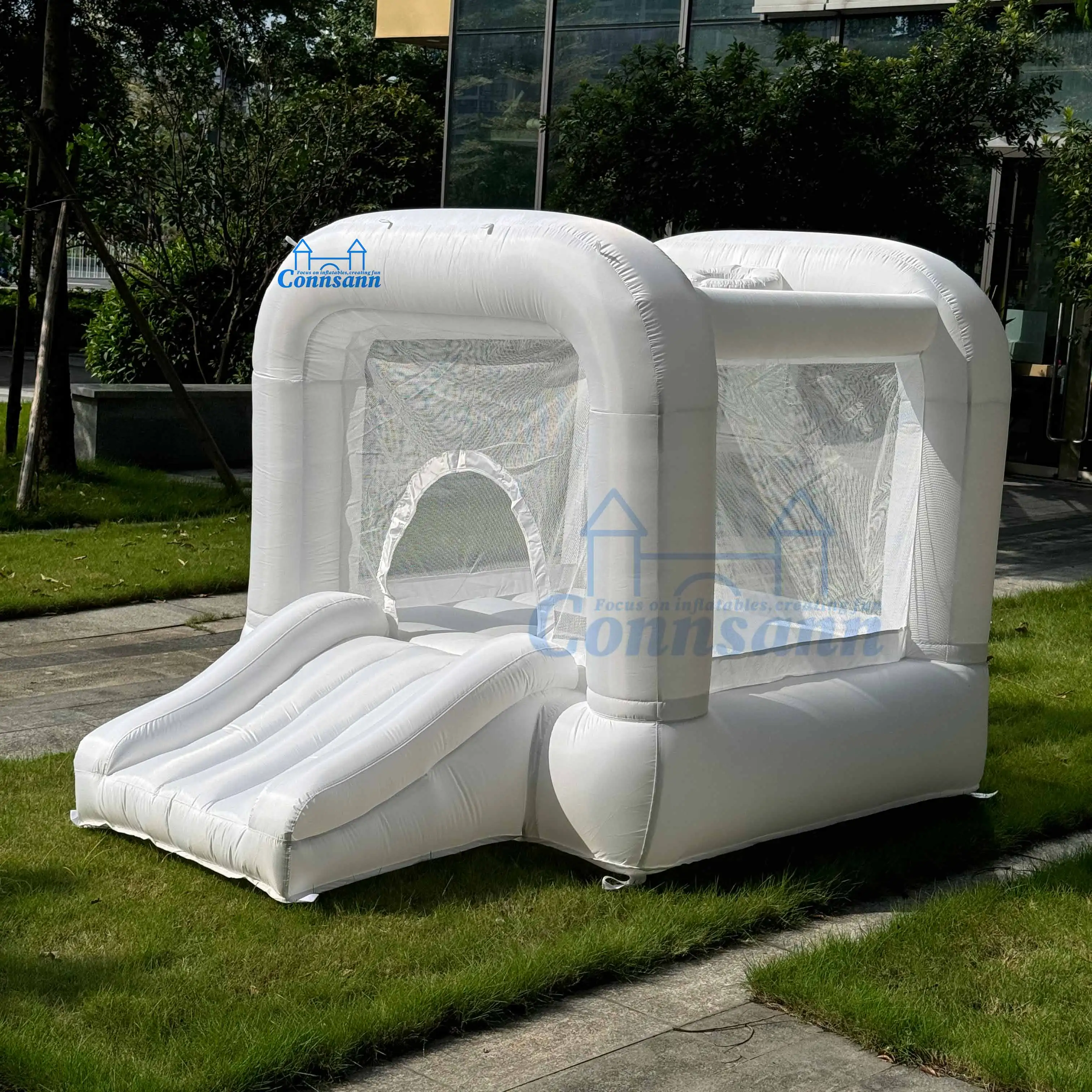 Maison de rebond en arc blanc de 8 pieds, tissu gonflable, paradis amusant pour enfants, joie rebondissante ultime pour un extérieur et en intérieur en toute sécurité, offre spéciale