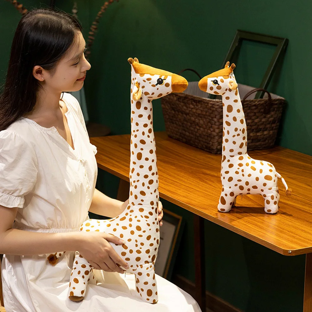 Simulazione morbida giraffa peluche farcito cartone animato adorabile bambola prateria africana dormire placare regali di compleanno decorazione della stanza