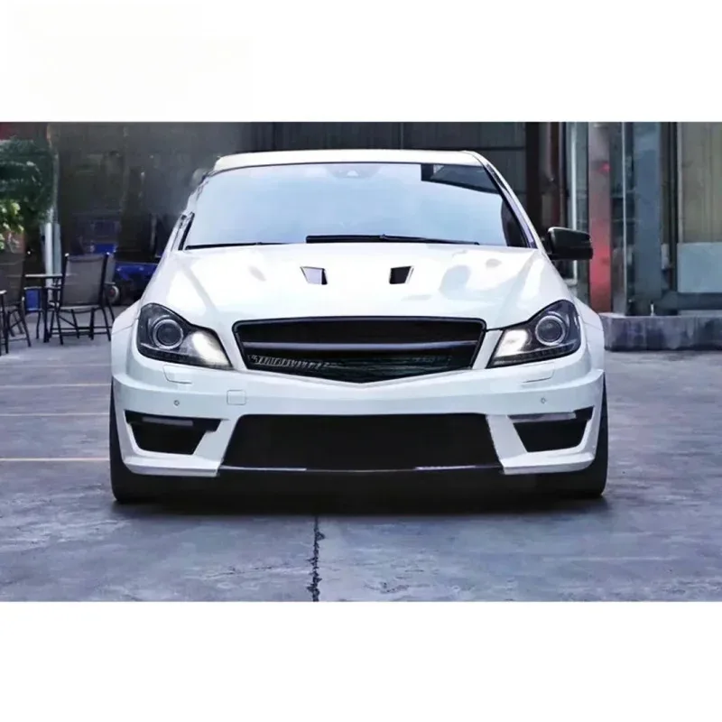 

Высококачественный новый обвес для автомобиля W204 2010-2014, обновление до C63