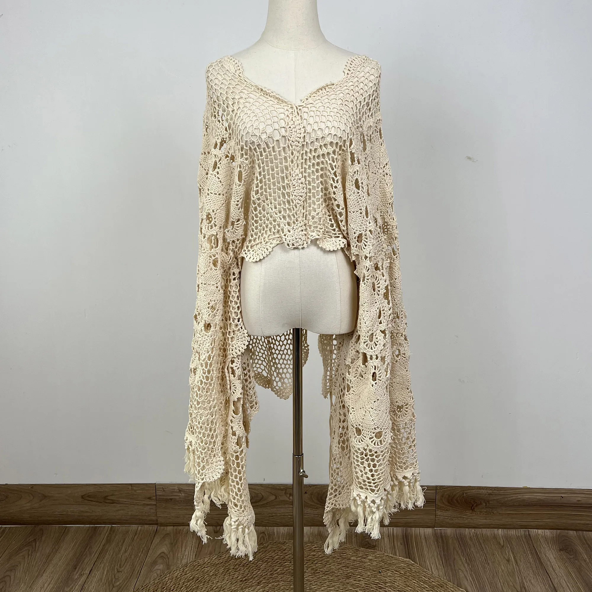 Don&Judy Bohemian Crochet Lace Hollow Out Long Sleeve Cardigan Top with Tassel Hem Knitted Cover Up Beachwear Maternity Props