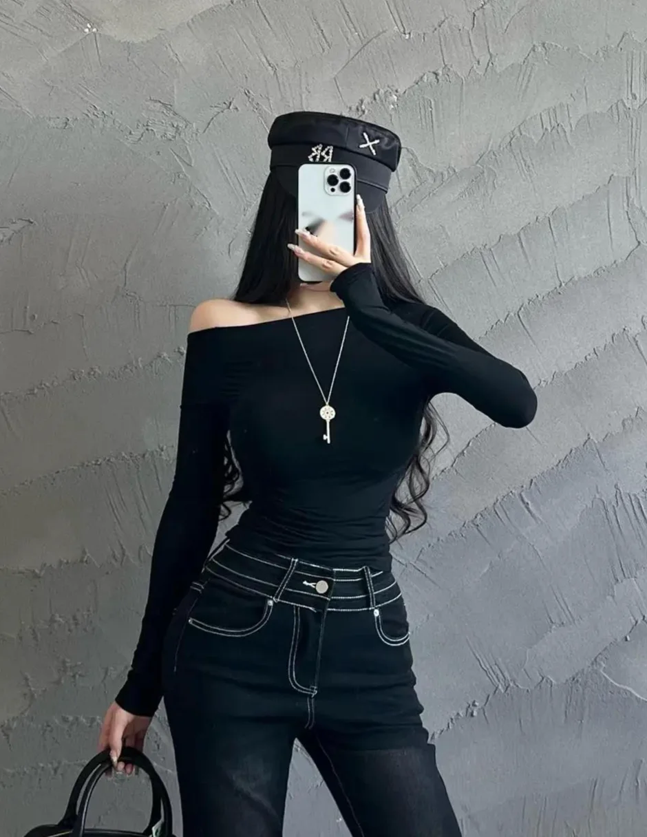 2024 Autumn/winter New Slant Collar Off Shoulder Long Sleeve T-shirt Women Cinching Waist Solid Color Slim Short Top 0I16