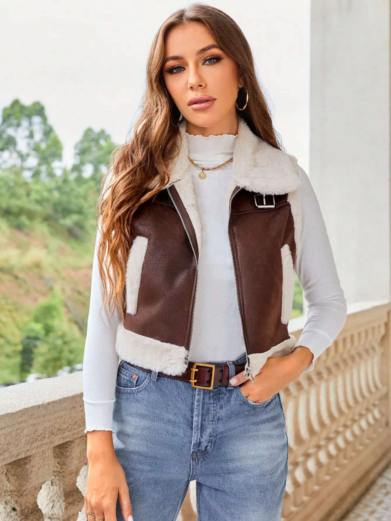 

Brown Faux Leather Vest with Fluffy Collar and Patch Pockets, Zipper Front, Casual Fall Wear