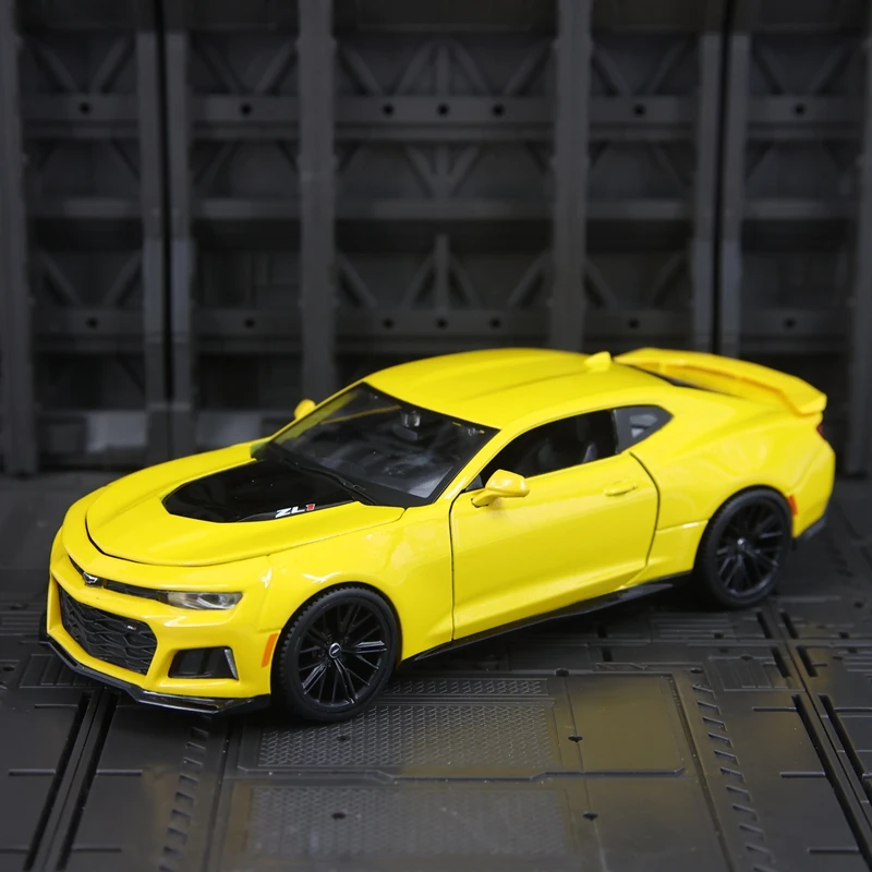 

Maisto 1:24 Simulated Chevrolet Camaro ZL1 2017 alloy car model with doors and hood that can be opened as ornaments