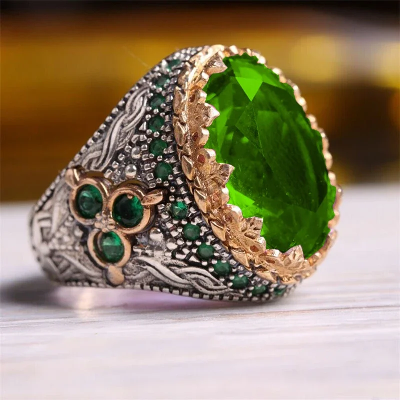 Inlaid Green Crystal Luxury Ring‘s for Men Personality Retro Big Gemstone  To Attend The Banquet Party Fashion Casual Jewelry