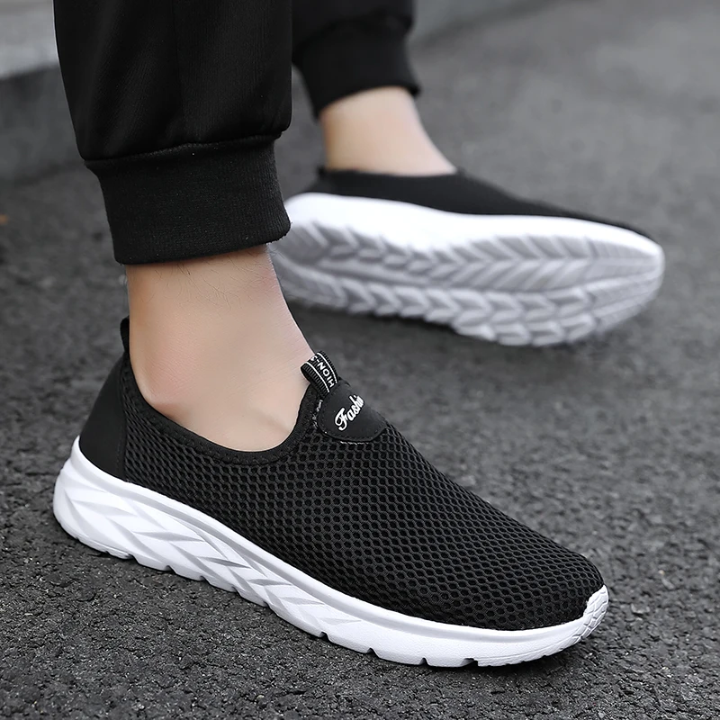 Sneakers Men 2023 Leisure Mesh Shoes Breathable Fashionable Sports Hiking Shoes Summer Man Lightweight Running Shoes 39-46