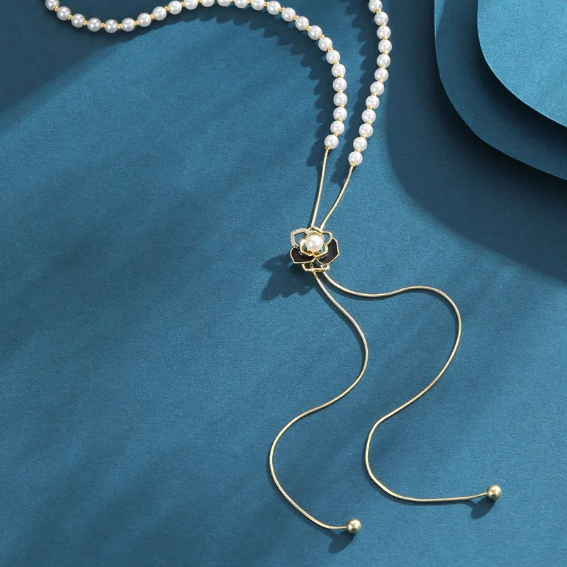 

A versatile rose sweater L-chain, long chain that can be pulled and adjusted, elegant and fashionable, necklace, sweater chain