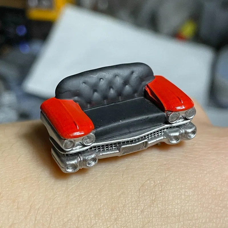 1: 64 Sofa Model Car Front Modification Sofa Garage Scene Matching