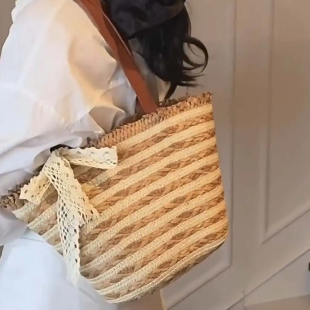 トレンディな甘い織トートバッグ通気性シルクリボンストライプわらハンドバッグカーキベージュ夏のビーチバッグ春