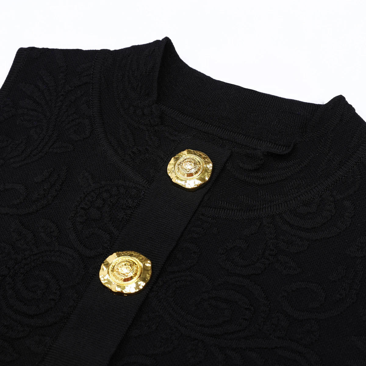 LEOSOXSHigh Quality Spring And Summer New Fashionable Commuting Knitted Relief Embroidered Large Gold Buckle Women Sleeveless To