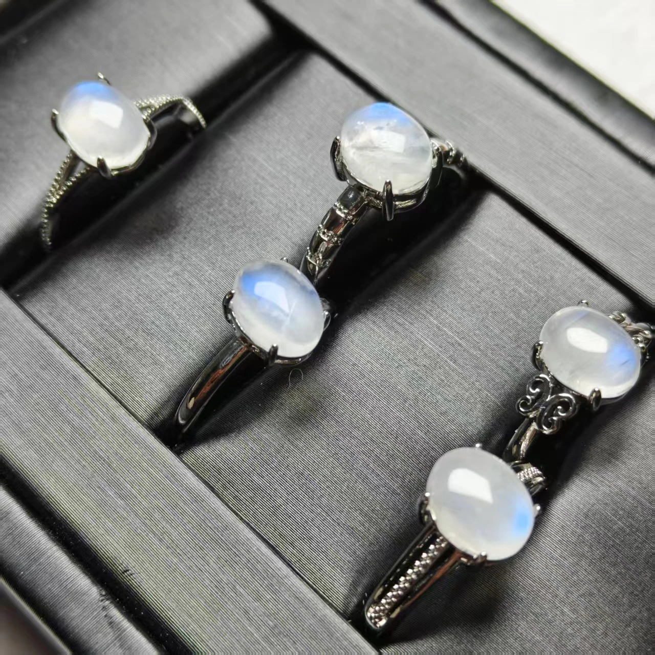 Natürlicher Mondstein-Kupferring mit Verstellbarem Verschluss, mit Personalisiertem Labradorit-Design und Hochwertigem Ringstil – Detail 2