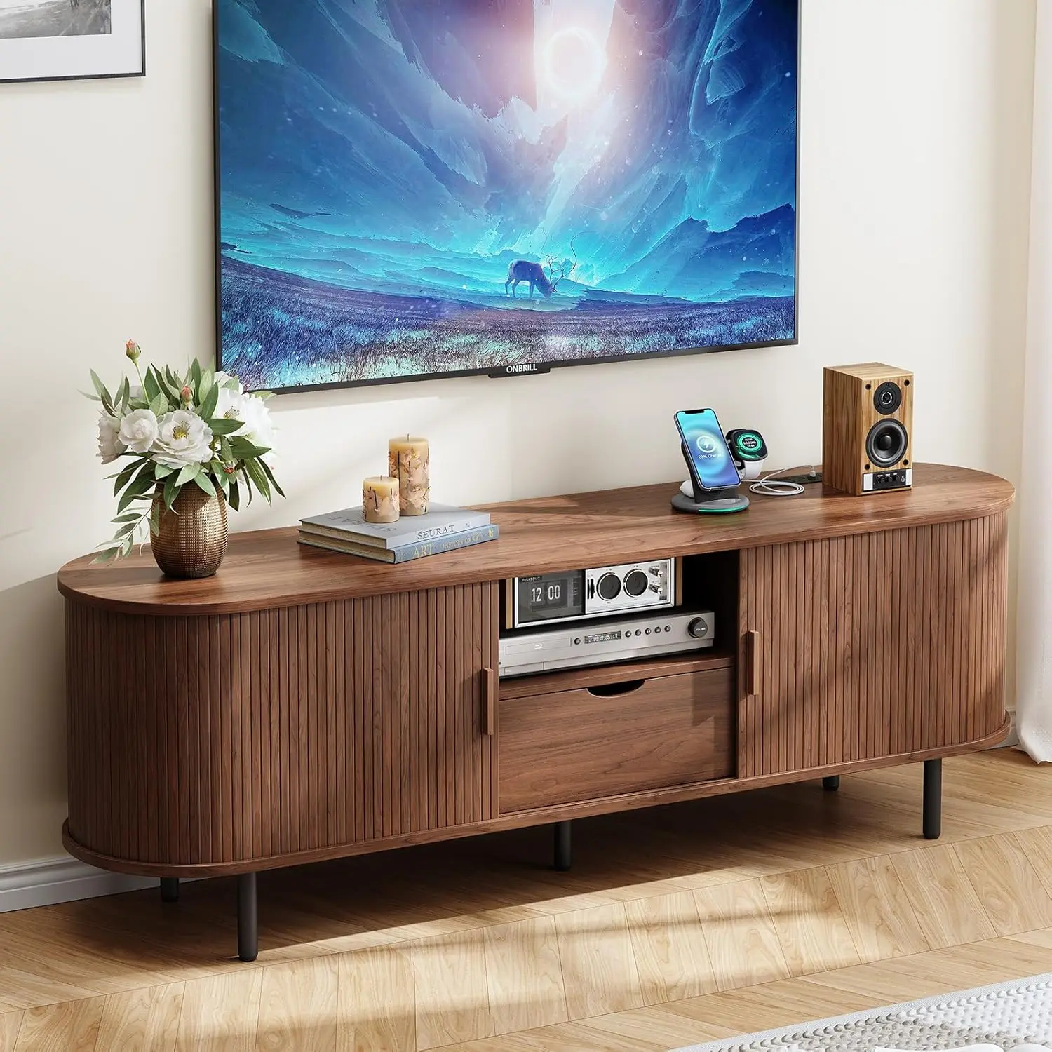 

Тумба под телевизор 63 дюйма с розеткой для телевизоров до 70 дюймов, развлекательный центр с местом для хранения и выдвижным ящиком, ТВ-консоль с регулируемыми элементами