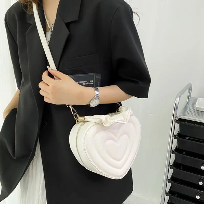 2023 Summer New Fashion Heart-shaped Shoulder Bags for Women PU Leather Female Crossbody Bags Vintage Casual Hand Bags