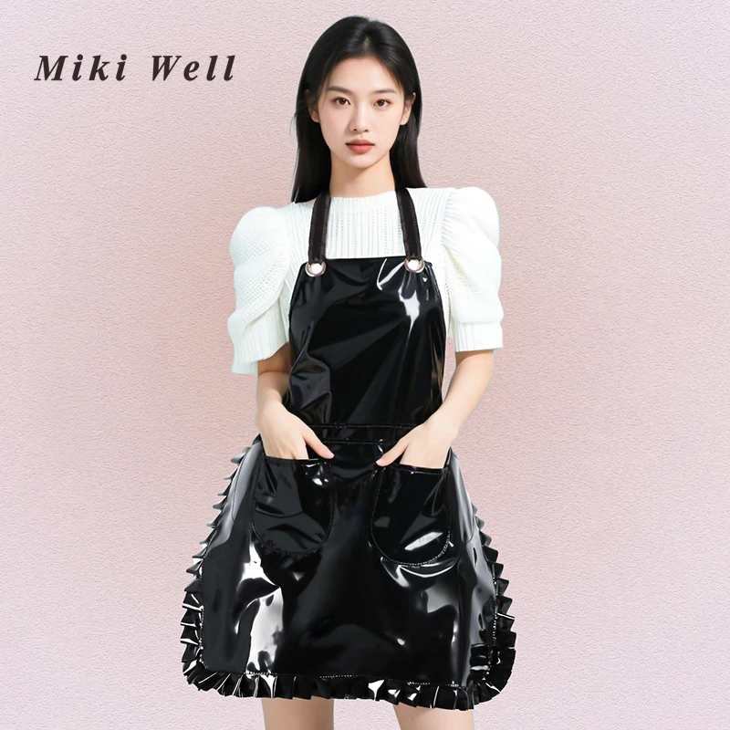 

Vinyl Lace-up Glossy Ruffle Apron Waterproof Apron with Two Pockets Suitable for Artists and Hairdressers