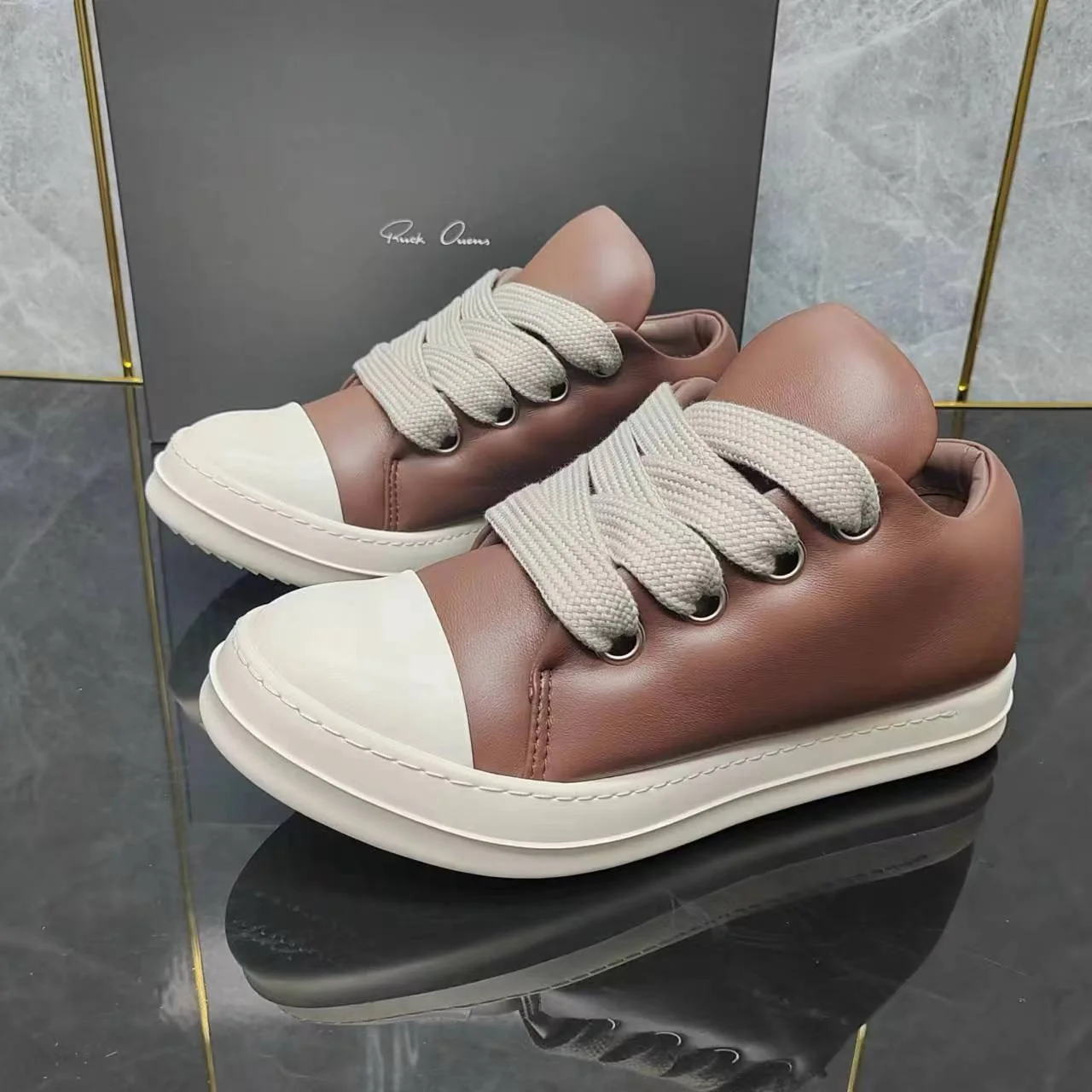 Round Owens coffee bread shoes low-cut casual shoes super soft lambskin student shoes simple and versatile.