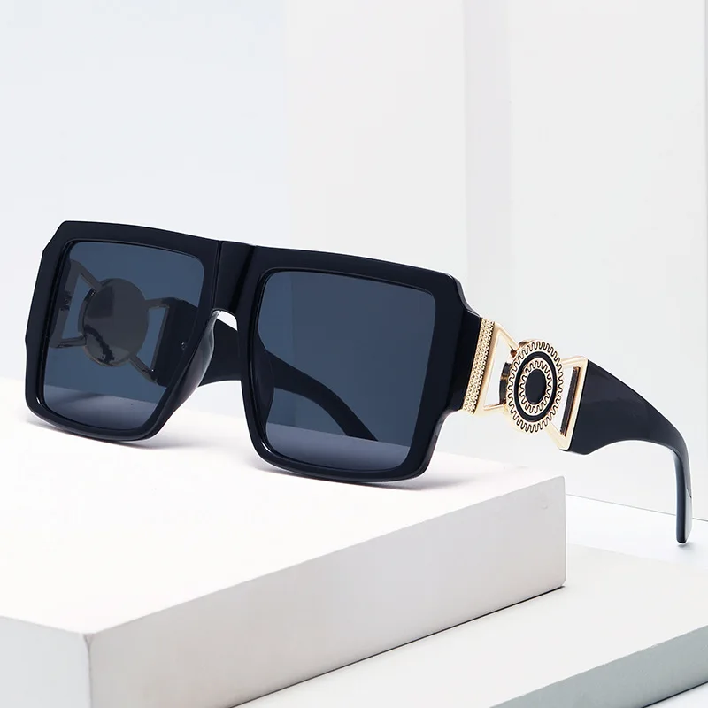 نظارات شمسية مربعة كبيرة للرجال والنساء تصميم العلامة التجارية موضة القيادة UV400 نظارات شمسية سوداء ريترو فاخرة الذكور الإناث نظارات 2025