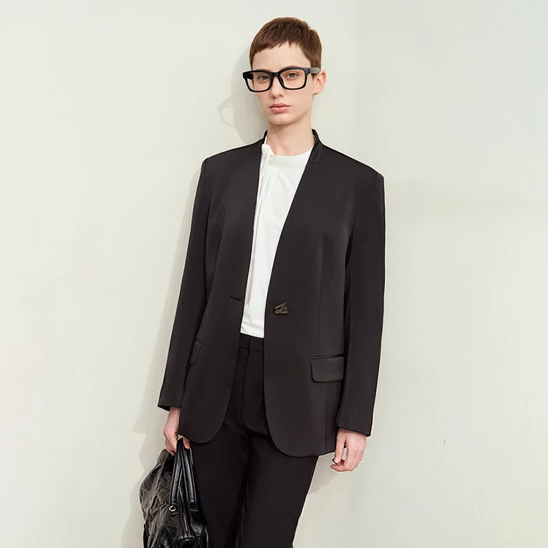 Amii بساطتها سترة نسائية 2025 الخريف جديد ركاب بليزرات للنساء الخامس الرقبة طويلة الأكمام مستقيم الساتان معطف الإناث 12443056