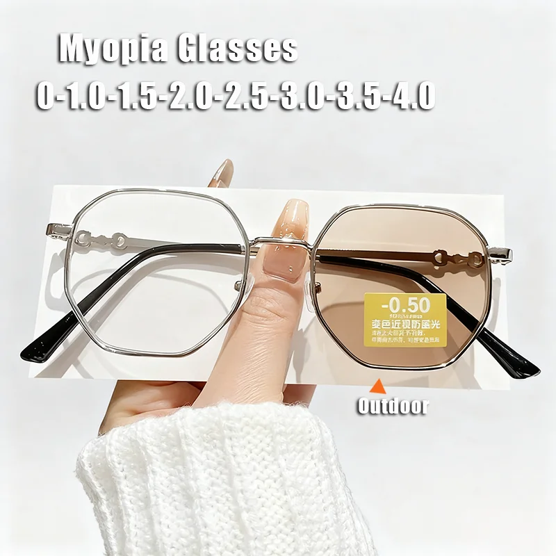 

Women's INS Style Photochromic Myopia Glasses Metal Oversized Frames Comfortable HD Blue Light Blocking Minus Diopter Eyeglasses