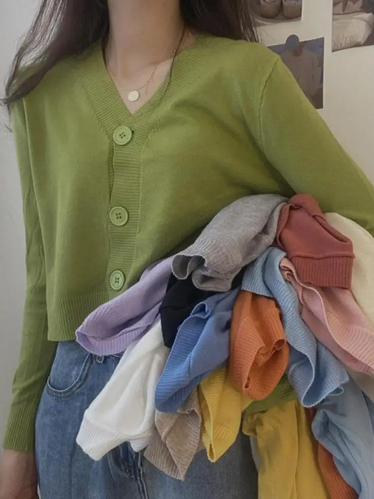 Sweter z guzikami i długim rękawem damski krótki top z dekoltem w kształcie litery V, damski, jesienno-zimowy, wąski, streetwear, solidny, dzianinowy kardigan