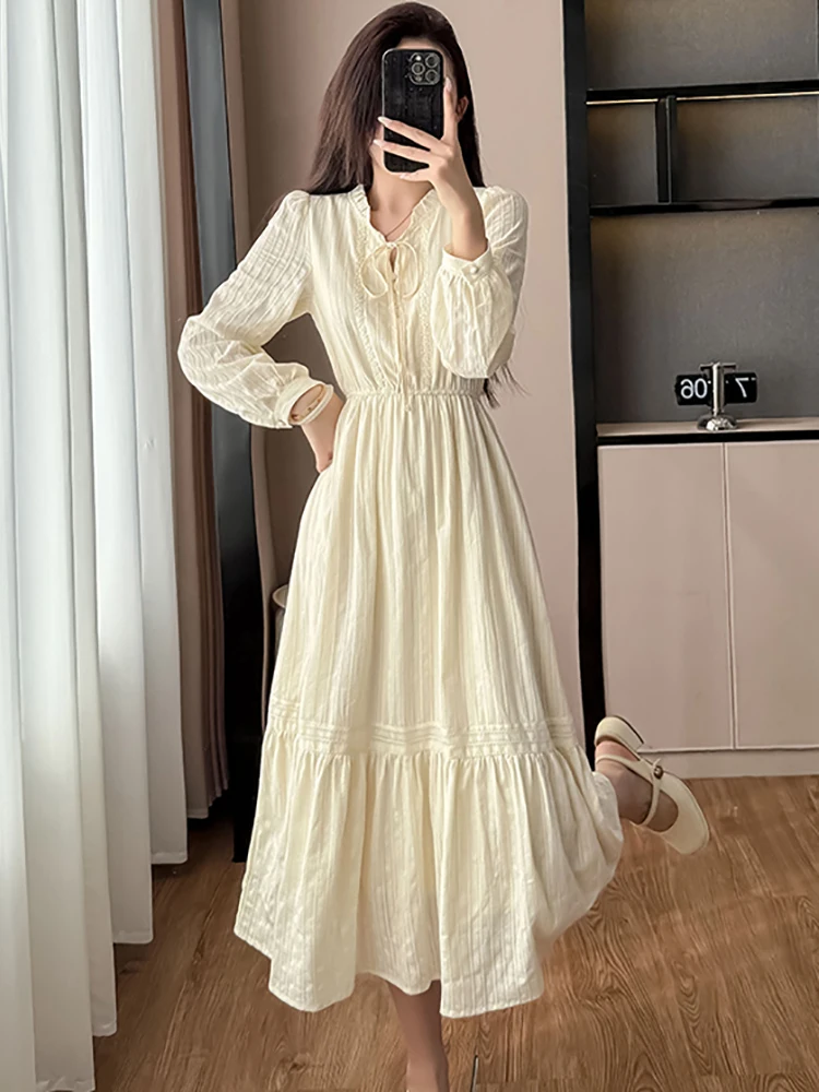 الخريف الشتاء الأبيض كم طويل القوس تكدرت الخامس الرقبة فستان طويل المرأة أنيقة فستان المنزل غير رسمي 2025 الكورية Bodycon مهرجان فستان