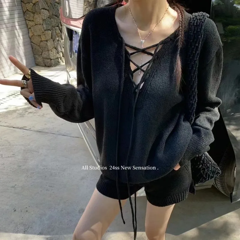 

Sweet Hot Girl Casual Suit Women's Autumn V-neck Lace-up Hollow Sweater Knitted Shorts Two-piece Set Fashion Female Clothes