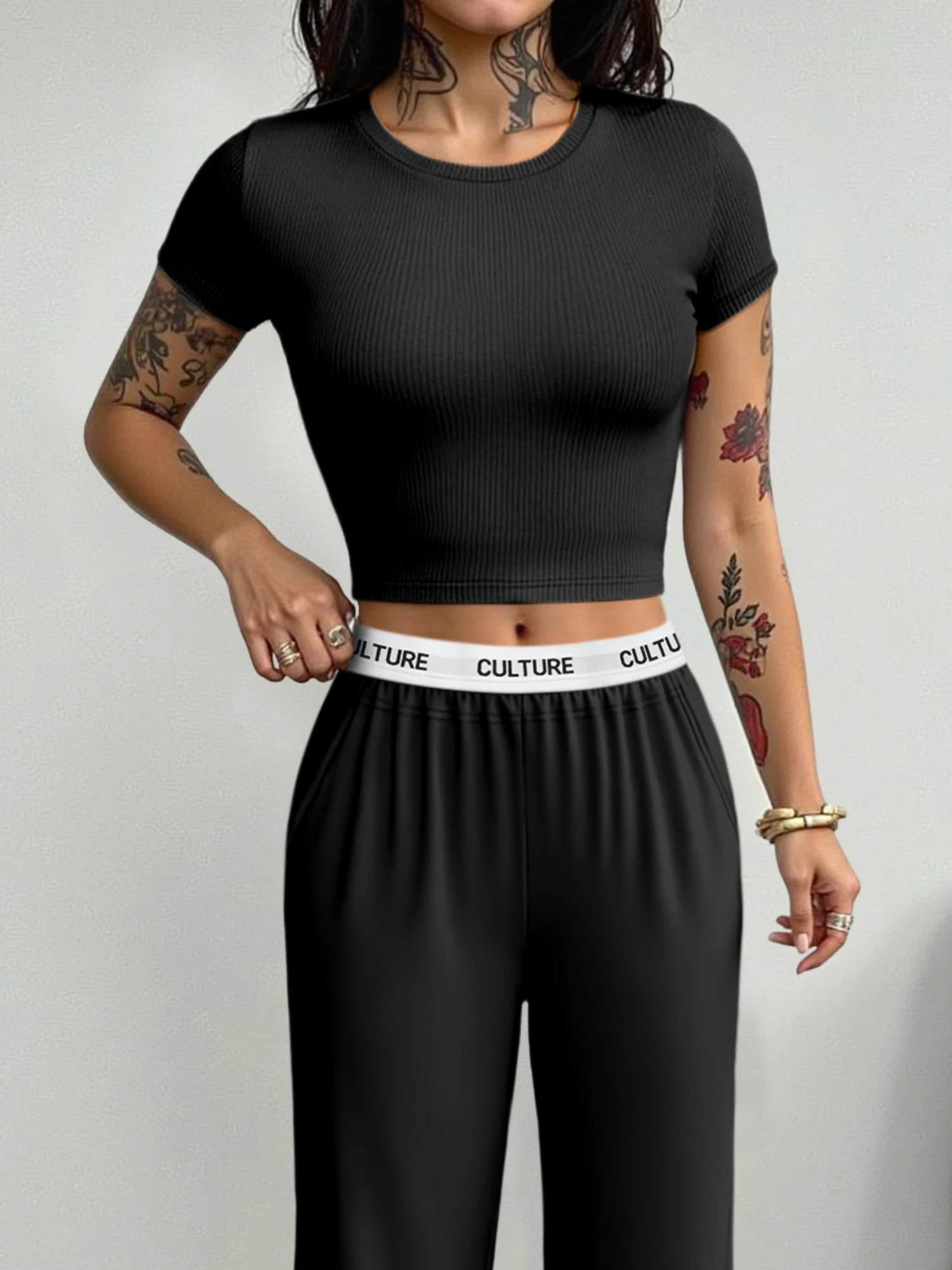 Modern Active Cropped Ribbed Top, Form‑Fitting Short Sleeve Blouse for Leisure Sports & Workout Routines