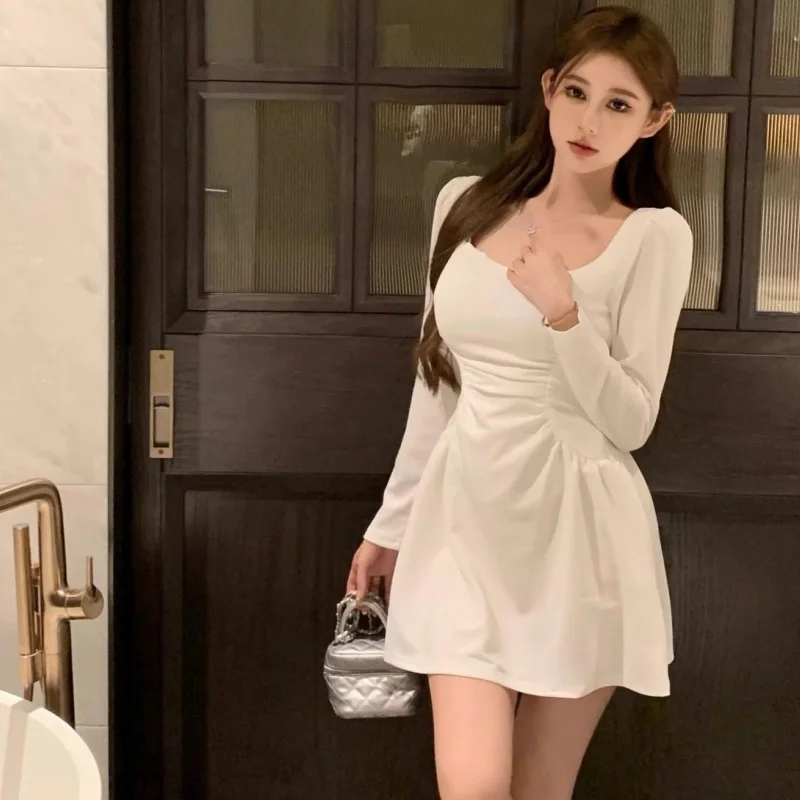 Damen Elegantes Langarm-Kurzkleid mit Puffärmeln und Raffungen in Weiß, Figurbetontes Urlaubskleid