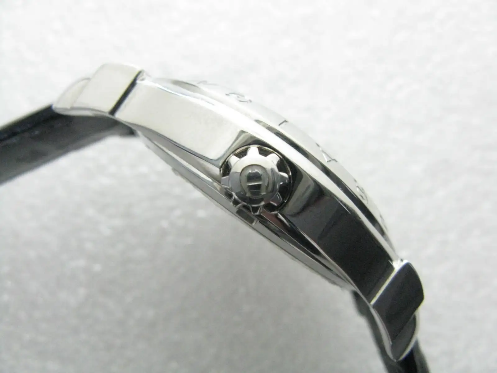(Biggest A) Large size wine barrel stereoscopic aigner dial quartz watch