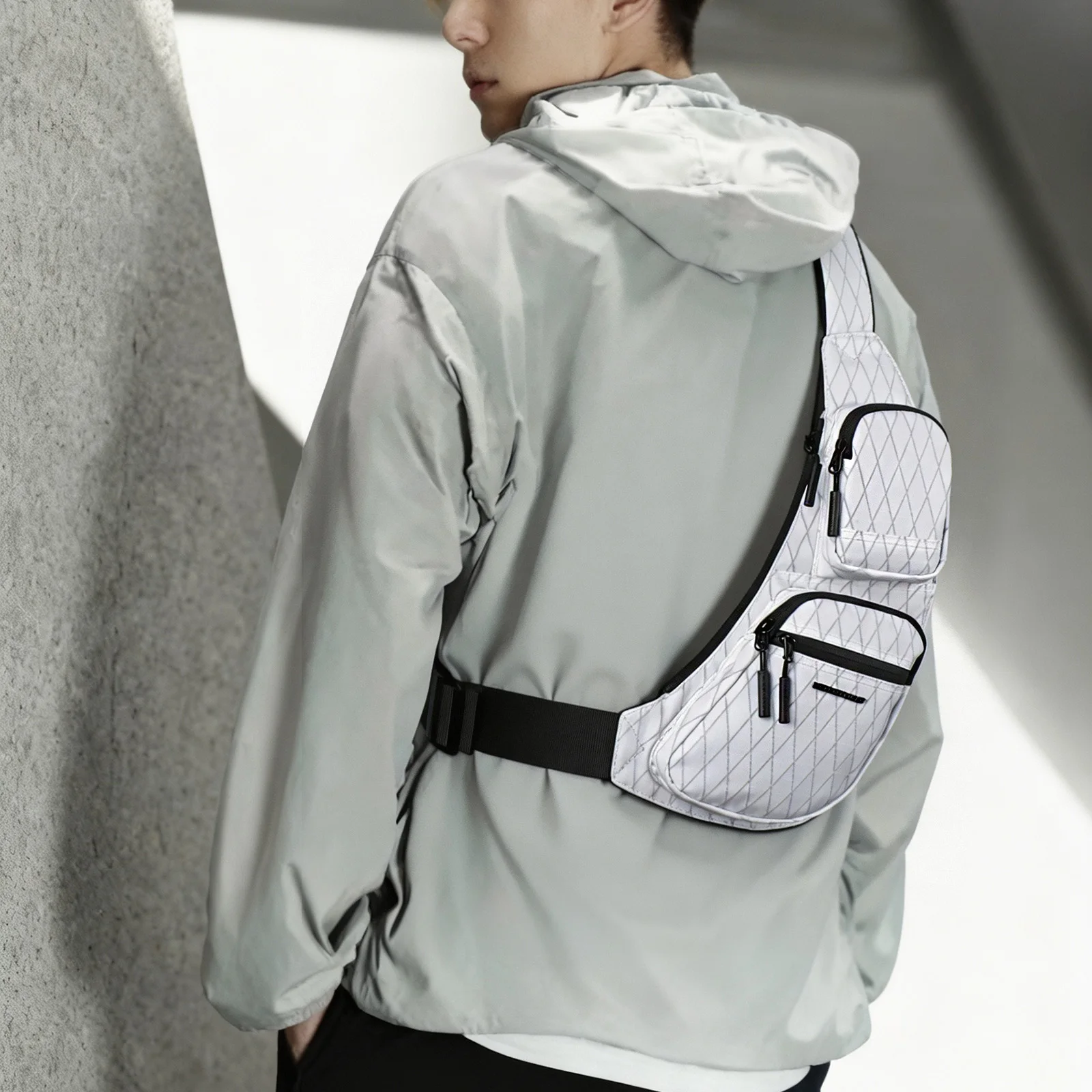Heroic Knight Sling Crossbody Bag for Men Water-Repellent Lightweight Shoulder Bag Casual Hiking Sport Chest Pack Daily Work Bag