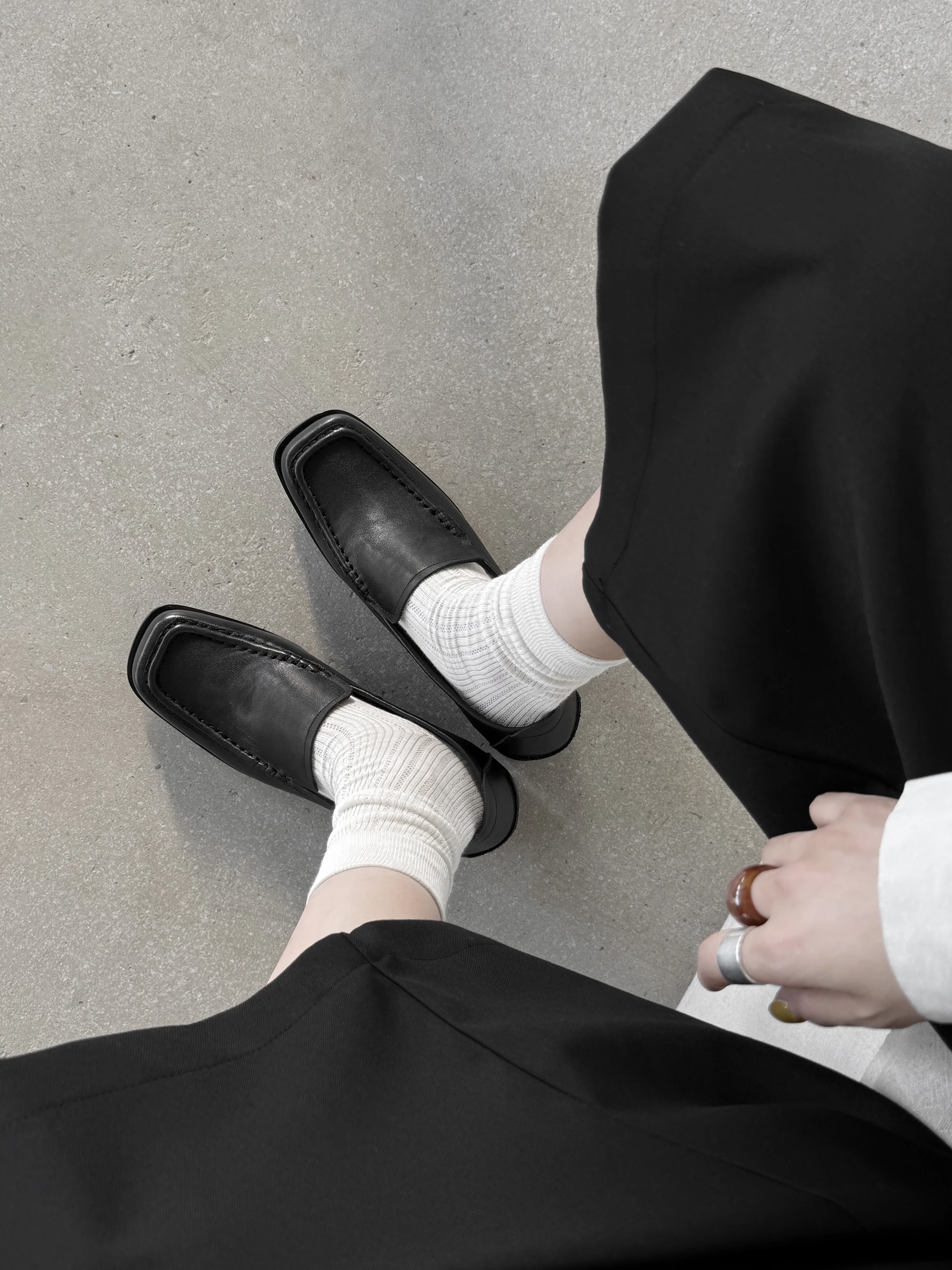 أحذية كلاسيكية من جلد العجل المحبب بالكامل أحذية بدون كعب للنساء سهلة الارتداء ذات قصة عميقة ومقدمة مربعة فستان بسيط #1