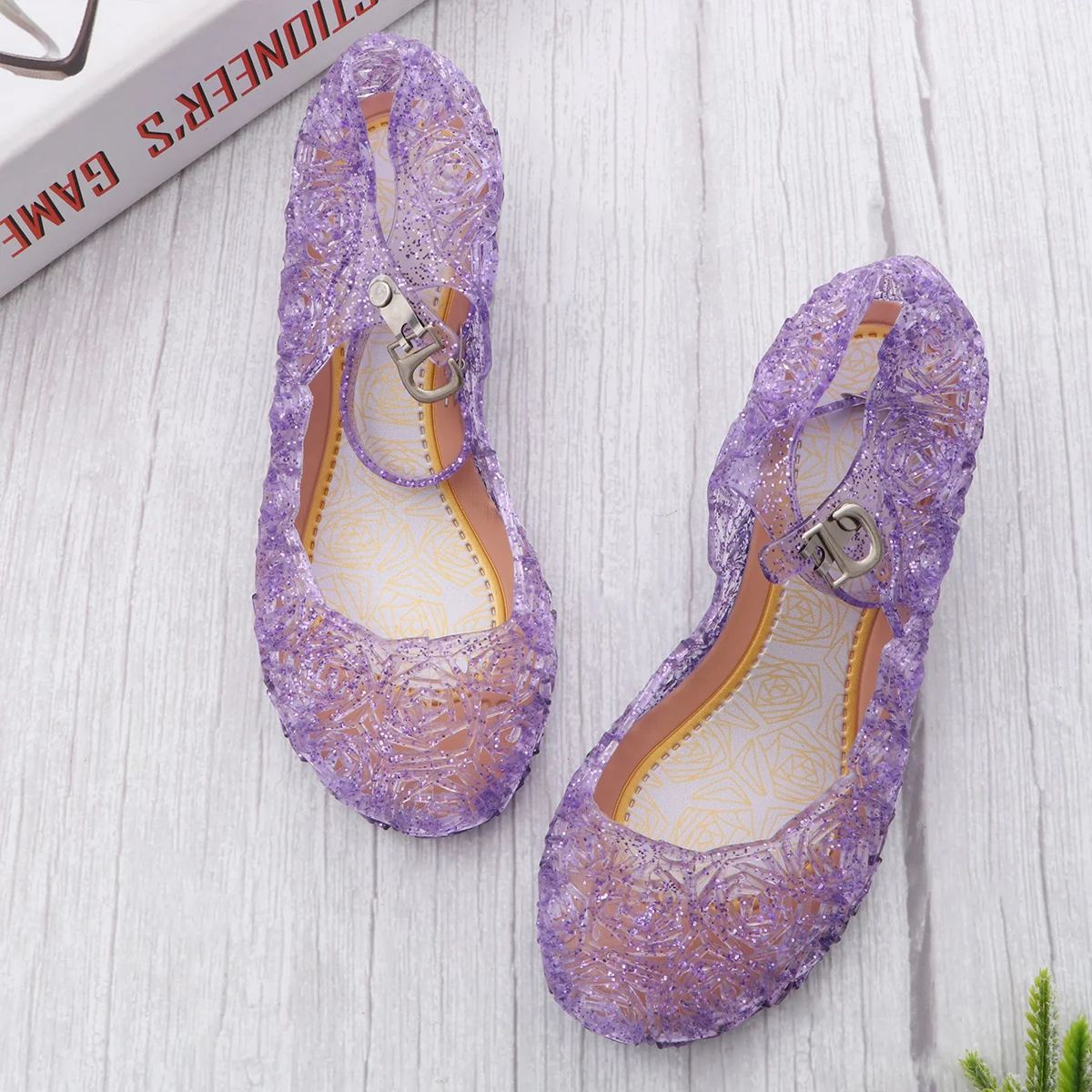 

1Pair Girls Sandals Premium PVC Material Comfortable Durable Charming Princess Design for Various Occasions