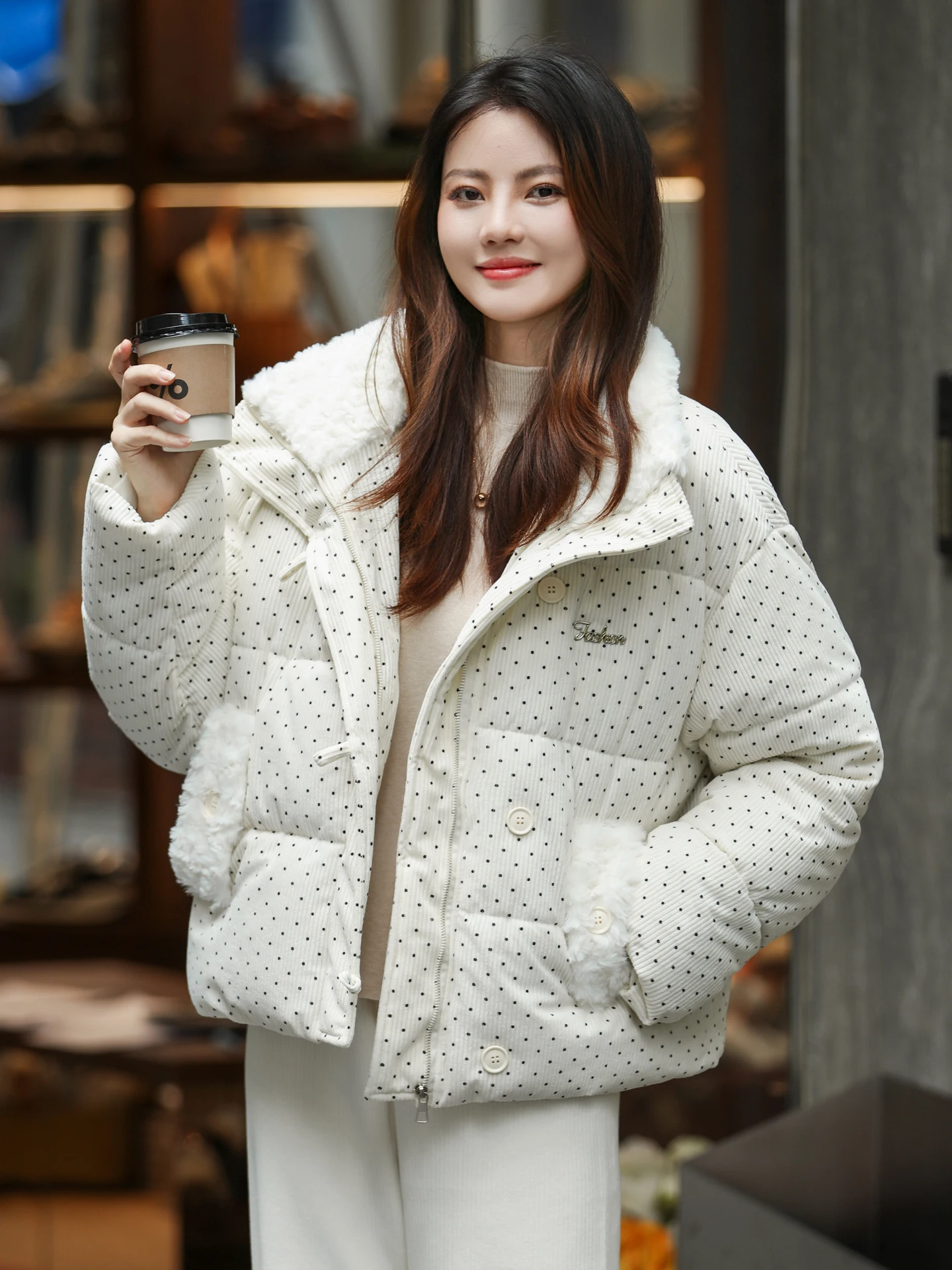 เสื้อพัฟเฟอร์ผู้หญิง รุ่นใหม่ ฤดูหนาว 2025 สไตล์เกาหลี ไซส์เล็ก น่ารักสุดๆ เสื้อคลุมกันหนาวสำหรับผู้หญิง