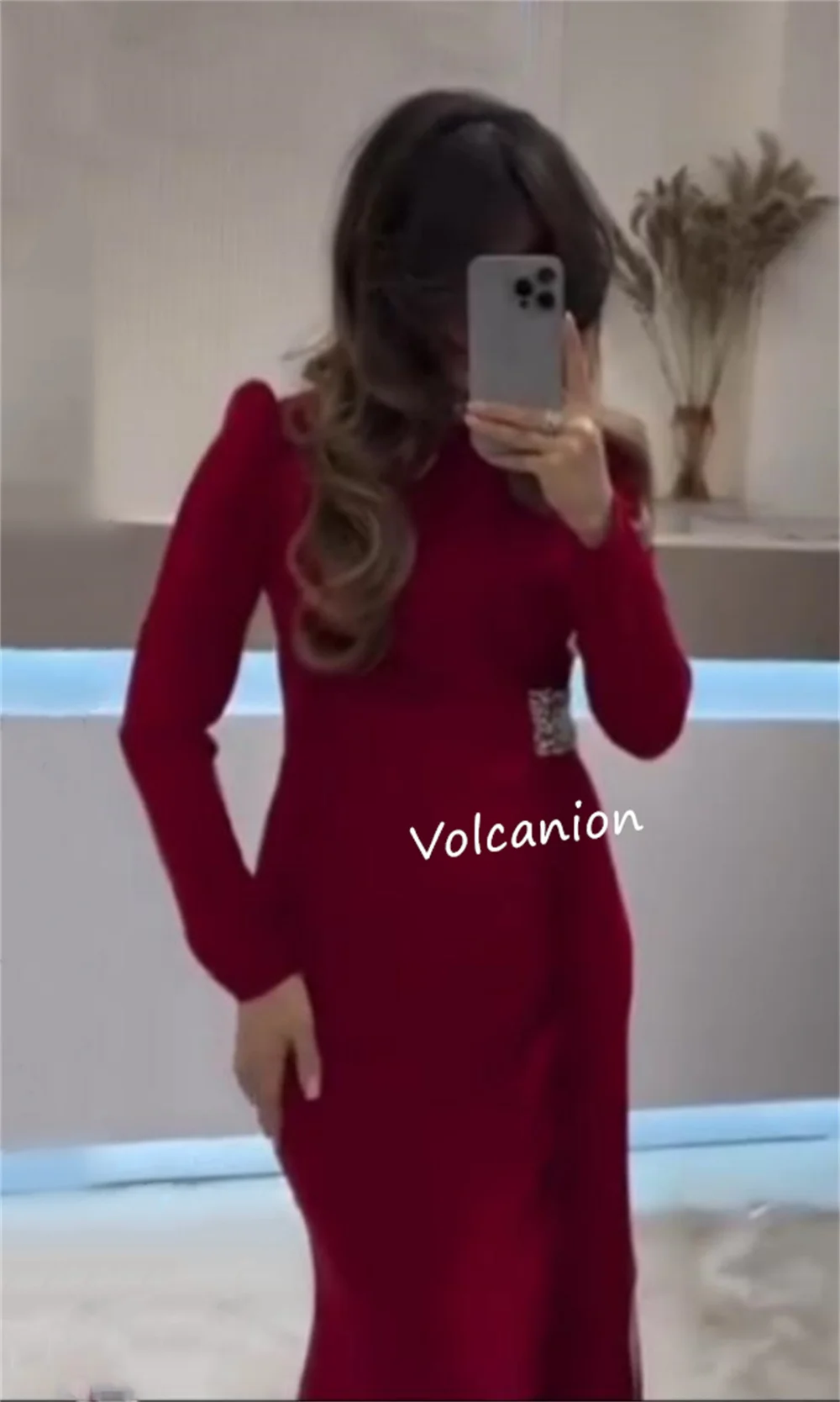 فساتين طويلة مخصصة من الجيرسيه مطرزة بياقة عالية على شكل حرف A مناسبة مخصصة للحفلات المسائية كلاسيكية أنيقة