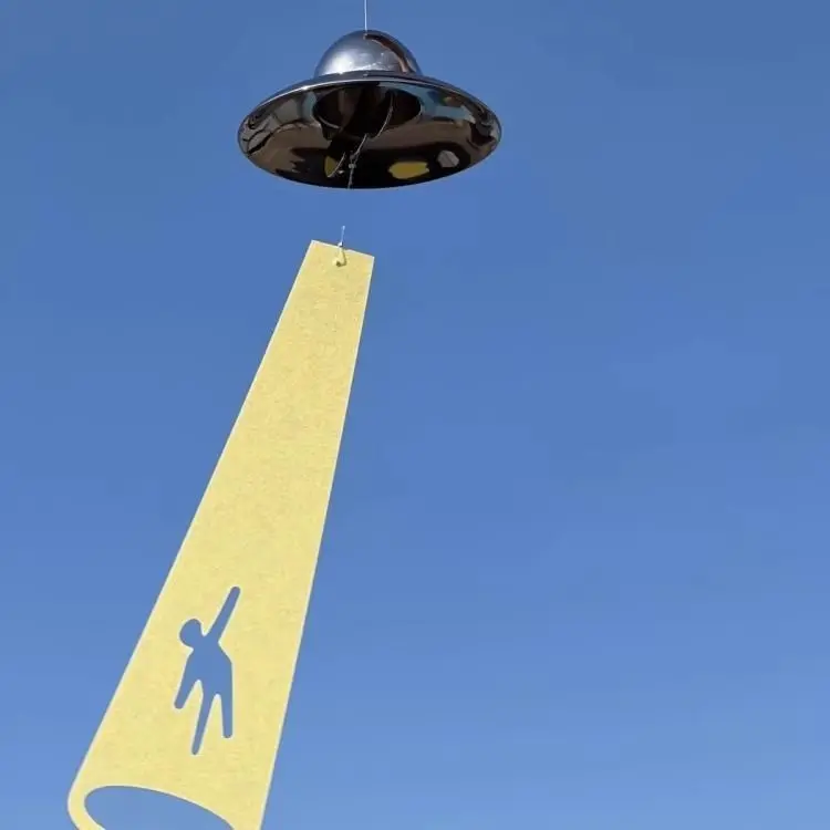 

Handmade UFO Wind Chime with Japanese Aesthetics，Minimalist Hanging Ornament，Eye-Catching Decor，WindBell，Gift For Him & Her