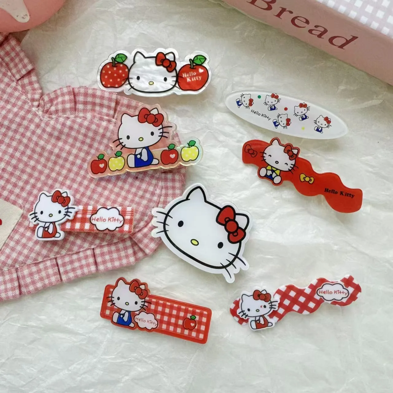 

Sanrio Sweet girl Hellokitty hair clip suit cute bangs clip side clip acrylic hair clip kawaii hair accessories Children's gift