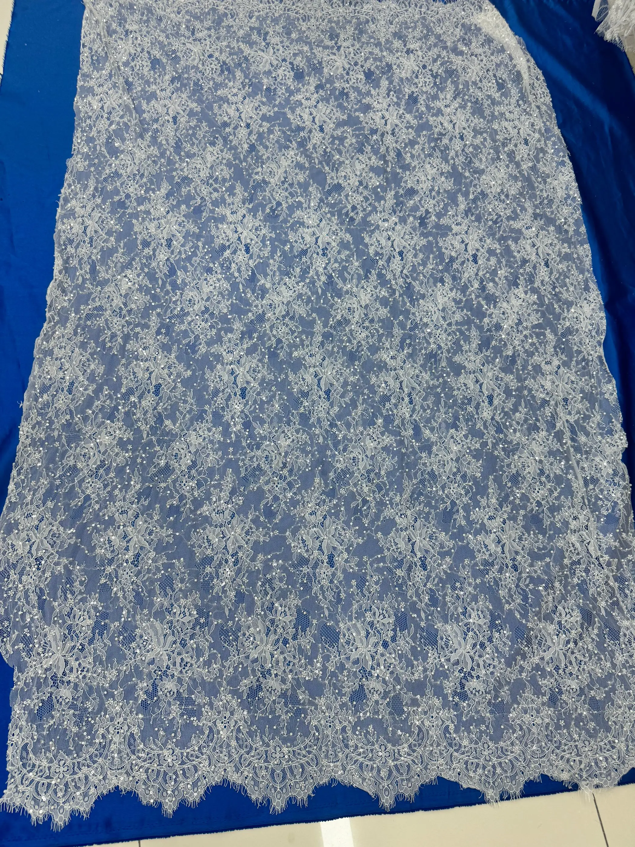 

Свадебное платье, головной убор, тюль, вышивка, кружево, расшитая блестками, бисером, аппликация, ткань, сделай сам, принадлежности для рукоделия, материал