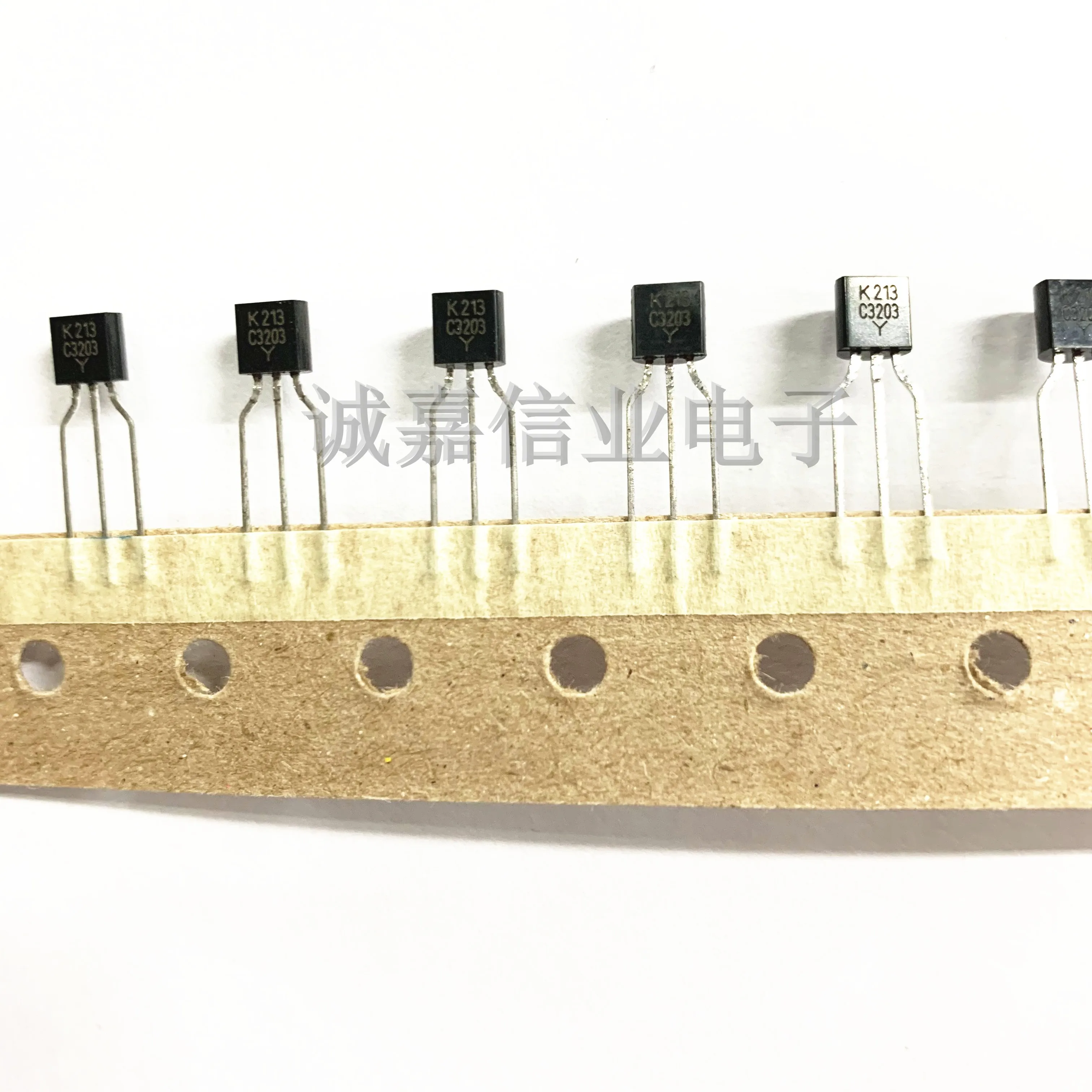 100 teile/los KTC3203-Y-AT/P ZU-92 KTC3203-Y C3203 Bipolar Junction Transistor, NPN Typ