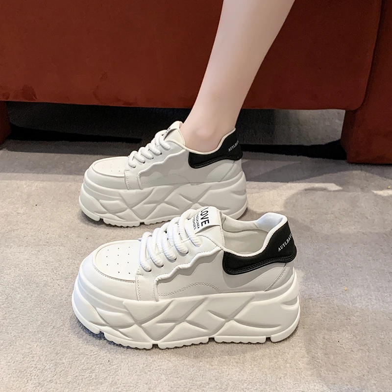 

Кроссовки женские на танкетке, повседневная спортивная обувь, криперы, танкетка, модные, маленькие, осень 2024