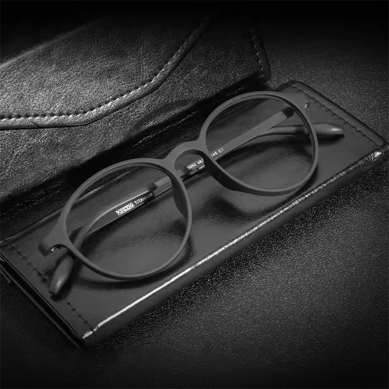 2025 Progressive Photochromic Reading Glasses unisex Pure Titanium Multi-focus Anti-blue light Business Eyeglasses Round Frame