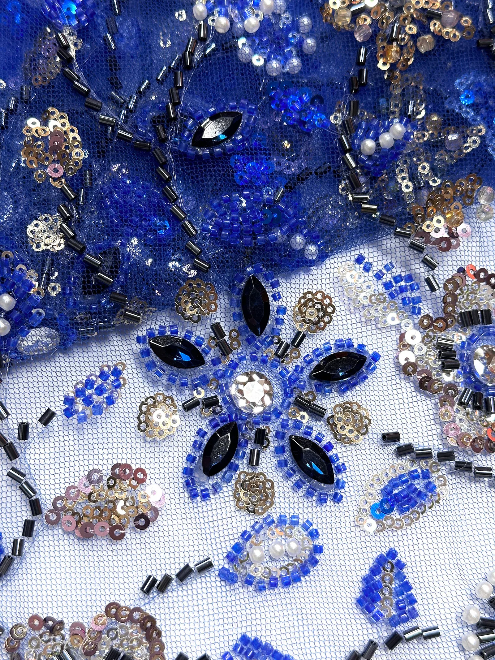 2026 Afrikanischer Spitzenstoff Hochwertiger Französischer Perlen- und Steinstoff 5 Yards Nigerianischer Pailletten-Tüllspitzenstoff zum Nähen von Damen-Partykleidern – Detail 19