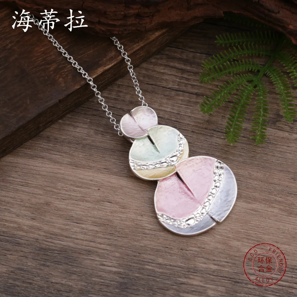 hot-selling color painting oil irregular petal small pendant, simple women's high-end flower necklace zircon