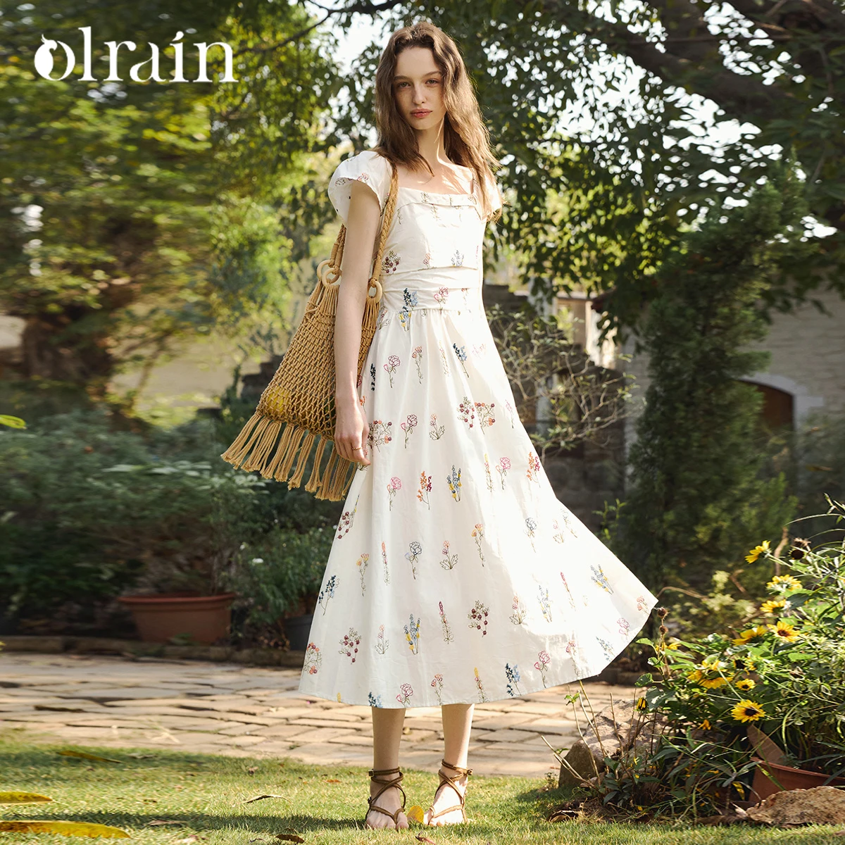 OLrain Damenkleid mit Blumenstickerei, quadratischer Ausschnitt, dreidimensionale fliegende Ärmel, Taillenkleid, Sommerkleidung im französischen Stil, O58XL99983