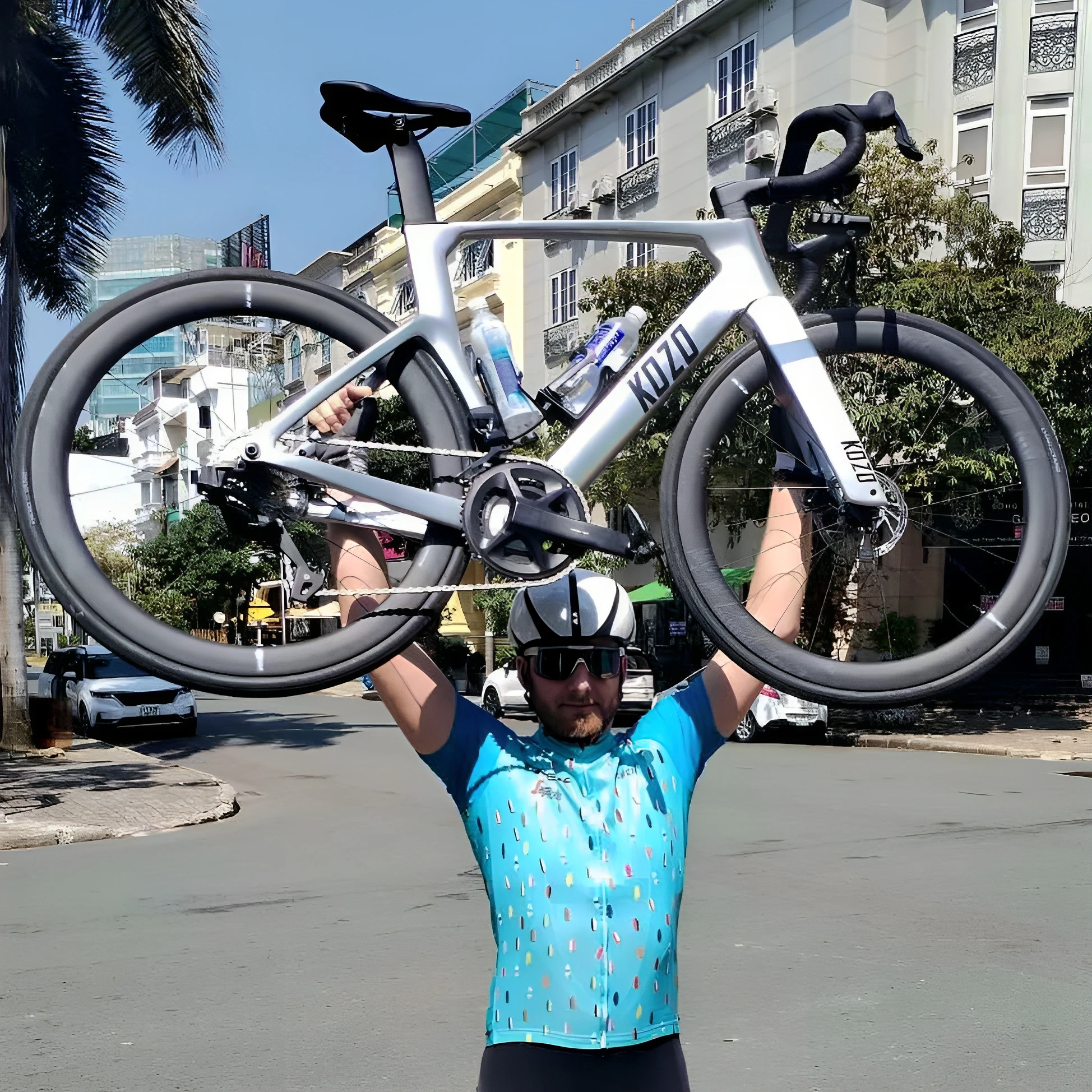 

Лидер продаж, прямая оптовая продажа с фабрики, полностью карбоновый шоссейный велосипед T800, электрический переключатель, гидравлический дисковый тормоз, легкий гоночный велосипед OEM