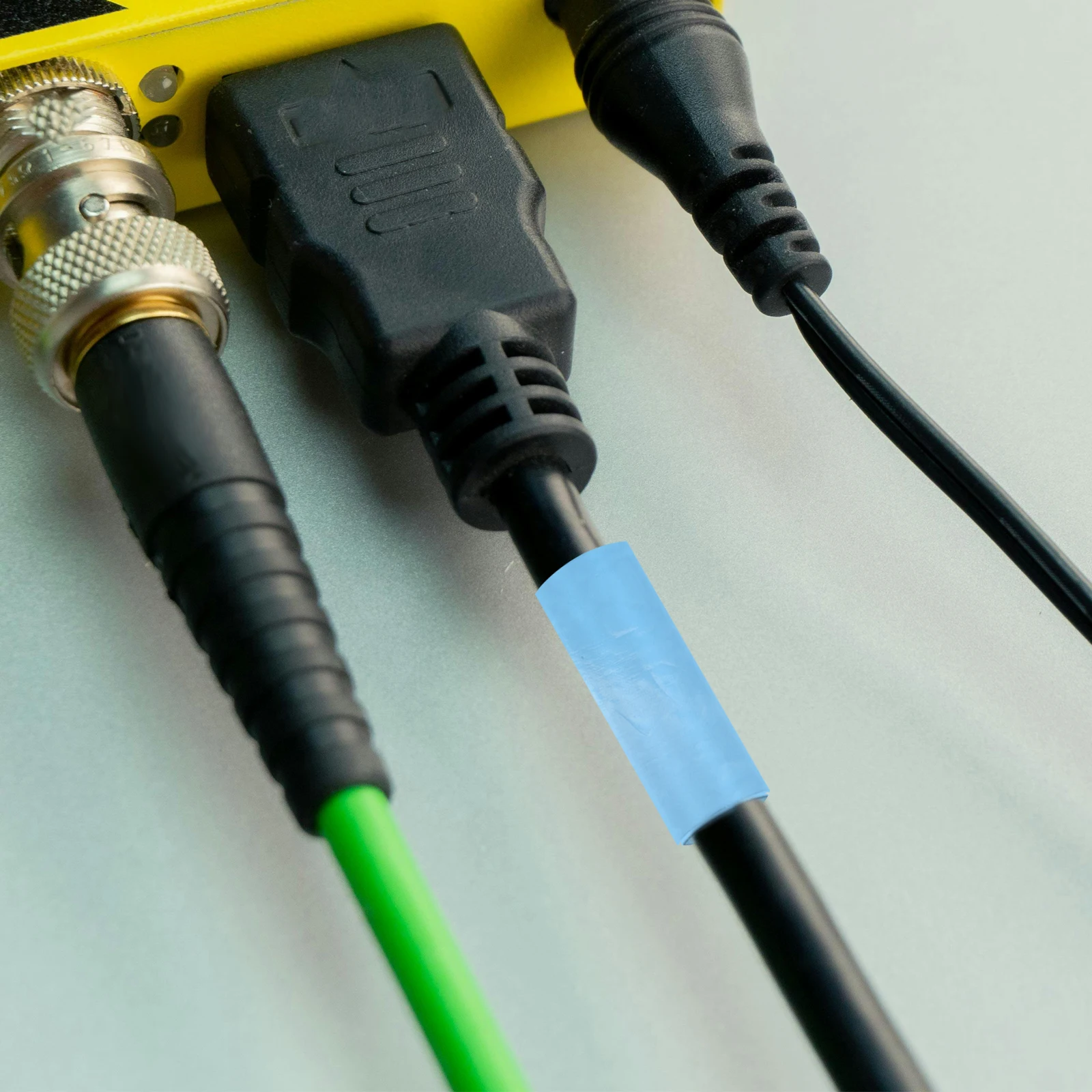 

1 Roll Thermal Double-Sided Tape High Conductivity Heat Transfer Adhesive For Electronics Cooling Fiberglass Insulated Taping